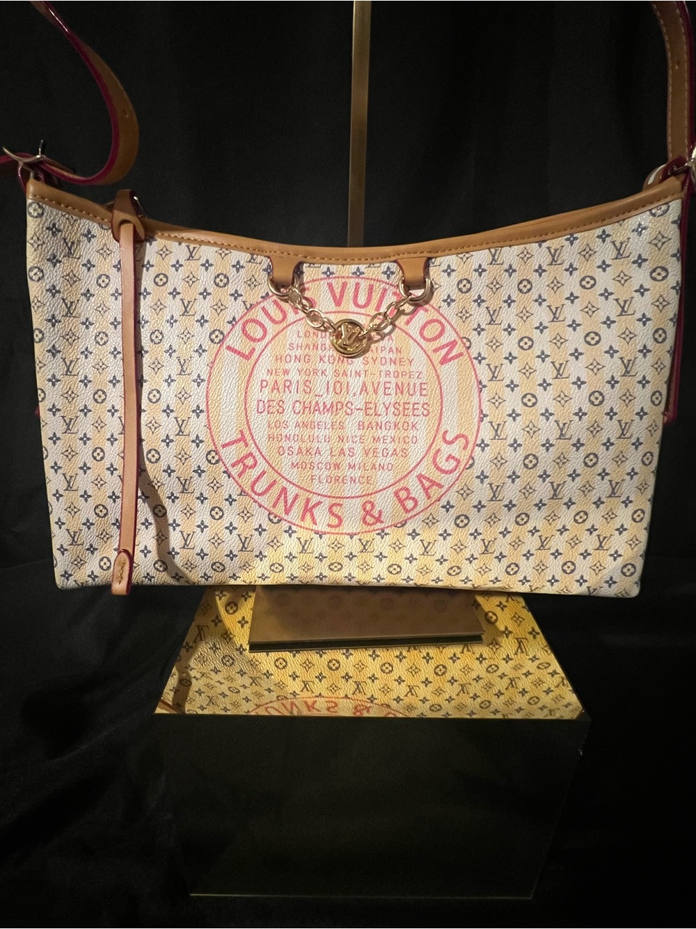 Louis Vuitton Carryall East-West BananaToned Monogram w/ Pink Trunk & Bags Stamp - Picture 2 of 16
